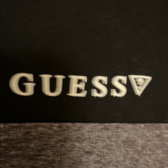 GUESS Men's Black and Gray Short Sleeve Tee - Picture 3 of 4